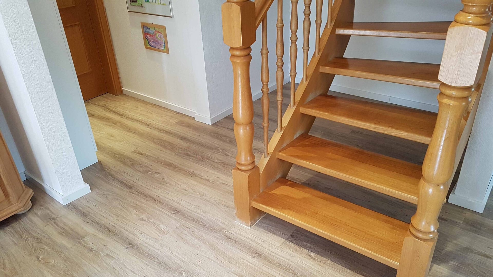 Designbelag verlegen: Moderne Bodenlösungen für höchste Ansprüche