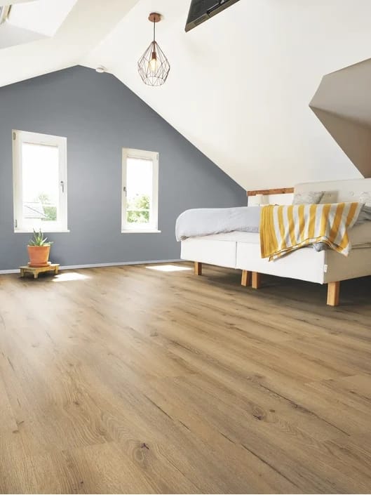 Designboden verlegen im Schlafzimmer – moderner Vinylboden von Bodenhandwerk Harz