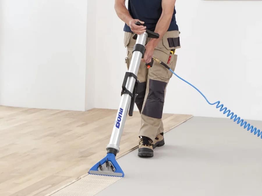 Bild: Designboden und Vinylboden verlegen
Moderne Designböden sind besonders pflegeleicht und langlebig. Ideal für Wohnzimmer, Küche, Mietwohnungen und Ferienwohnungen.